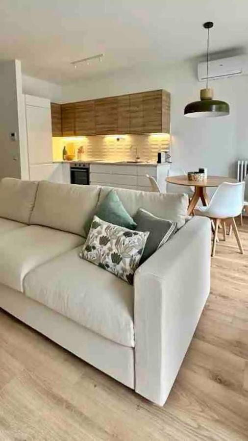 Luxury 2 Bedroom Apartament, Close To San Siro, Fiera And 10 Min Metro To Duomo Milan Extérieur photo