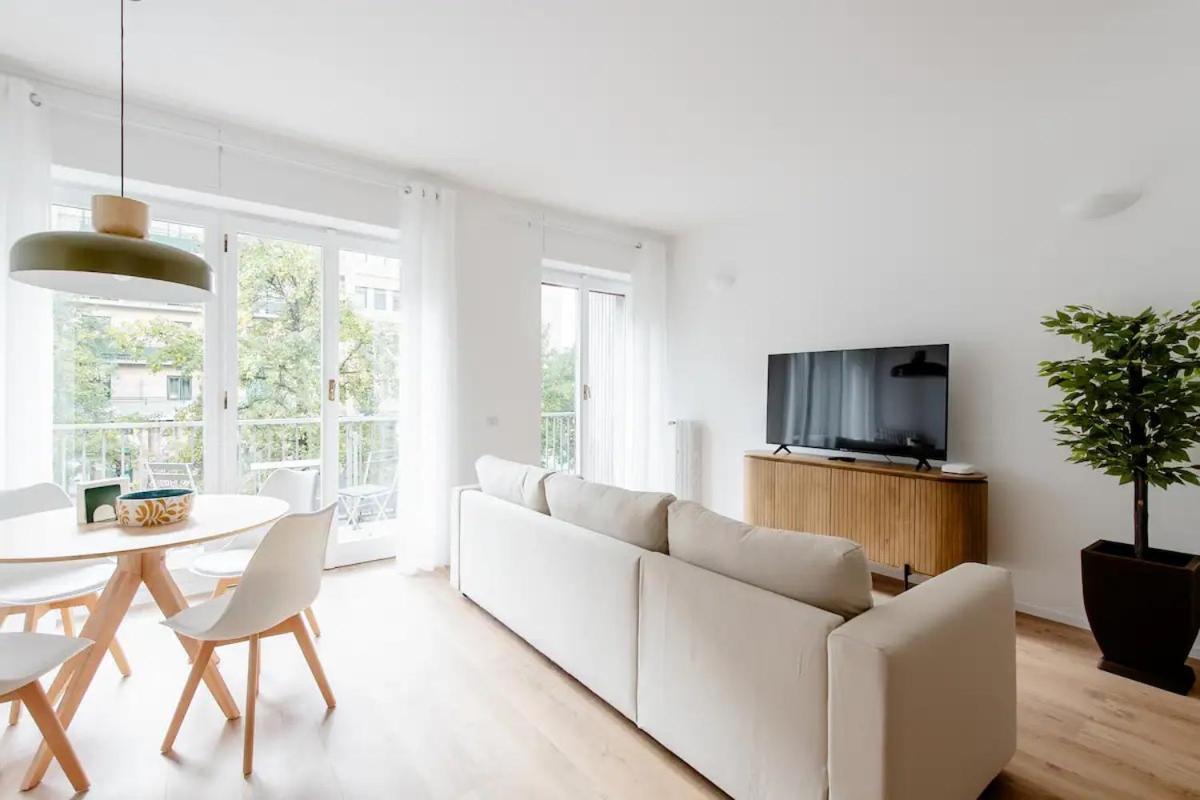 Luxury 2 Bedroom Apartament, Close To San Siro, Fiera And 10 Min Metro To Duomo Milan Extérieur photo